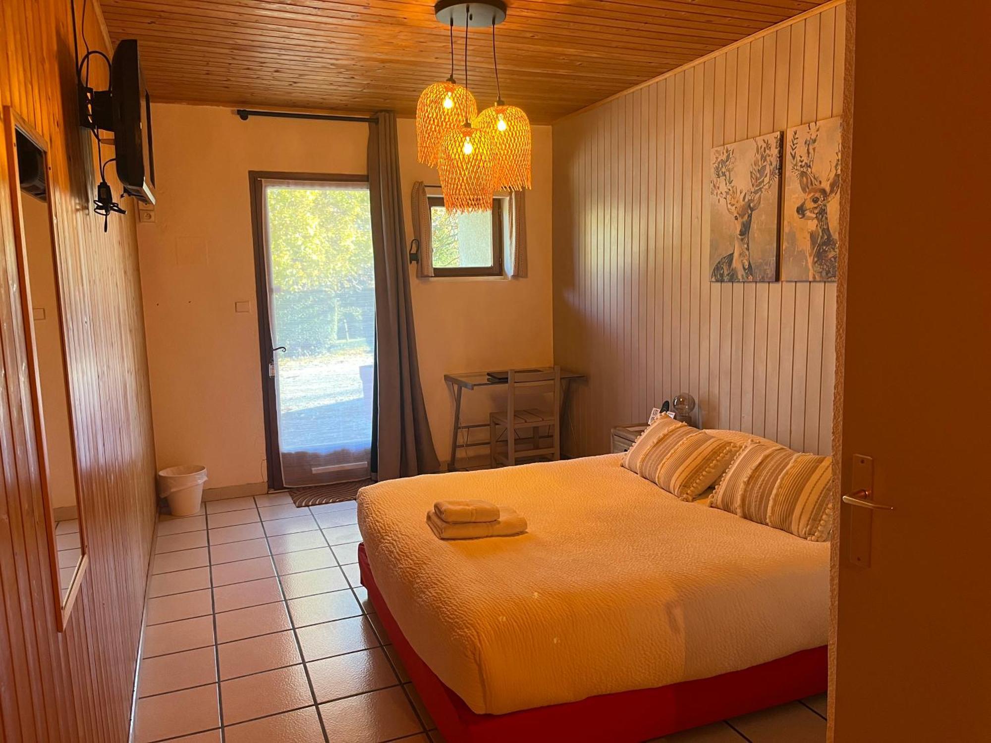 Logis Le Chalet Saint-Maurice-en-Trieves Bagian luar foto